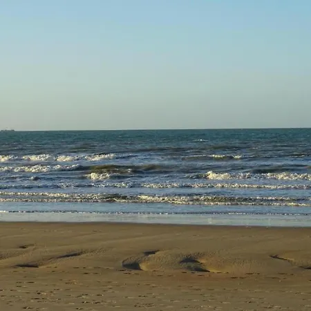 In Near Sandy Nieuwpoort